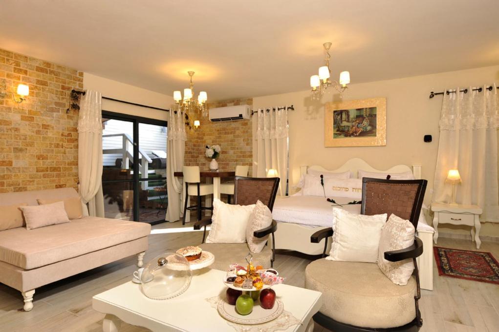 Nichochot Provence Villa Had Nes Rum bild