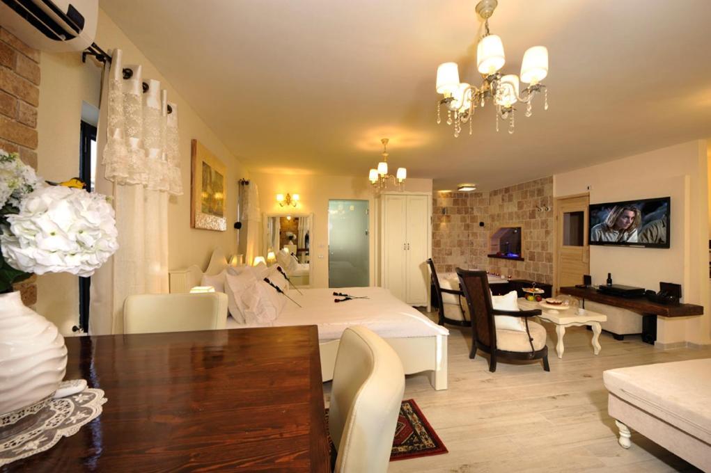 Nichochot Provence Villa Had Nes Rum bild
